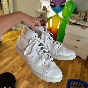 Nike Court Royale 2 Sneaker - Women’s